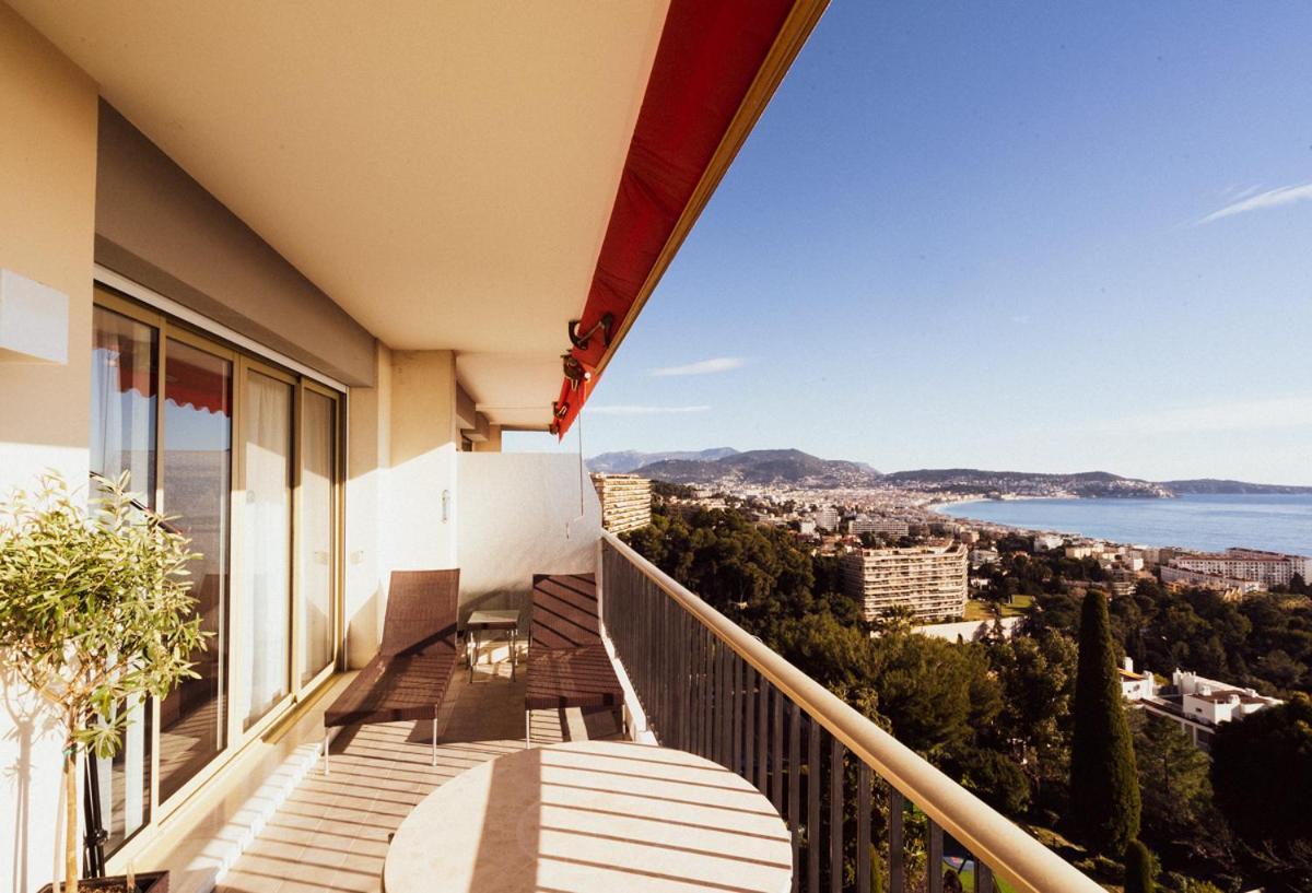 Exceptionnel 4 Pieces Vue Panoramique Baie Des Anges Proche Appartamento Nizza